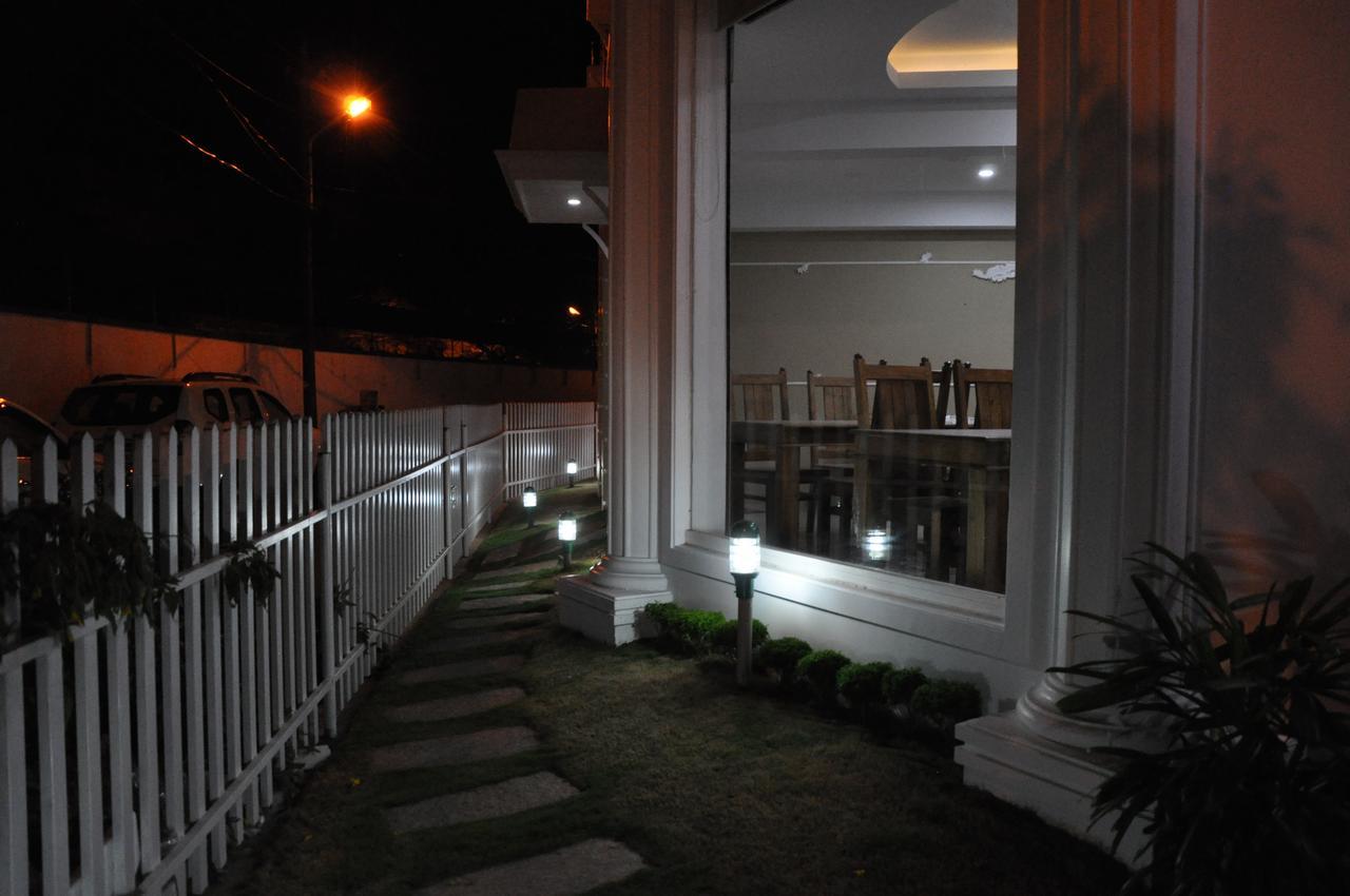 Daffodils Spice Court Hotel Kochi Buitenkant foto